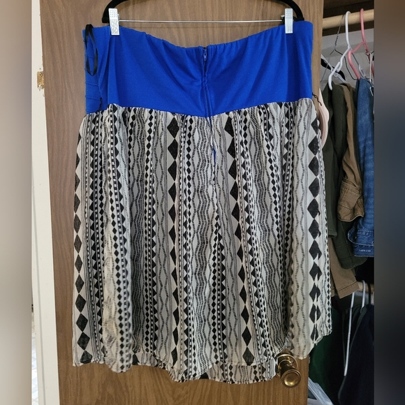 Torrid Blue and Black Geometric Strapless Dress - Picture 2 of 2